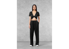 The Giving Movement Fitted Twist Top - Pitch Black