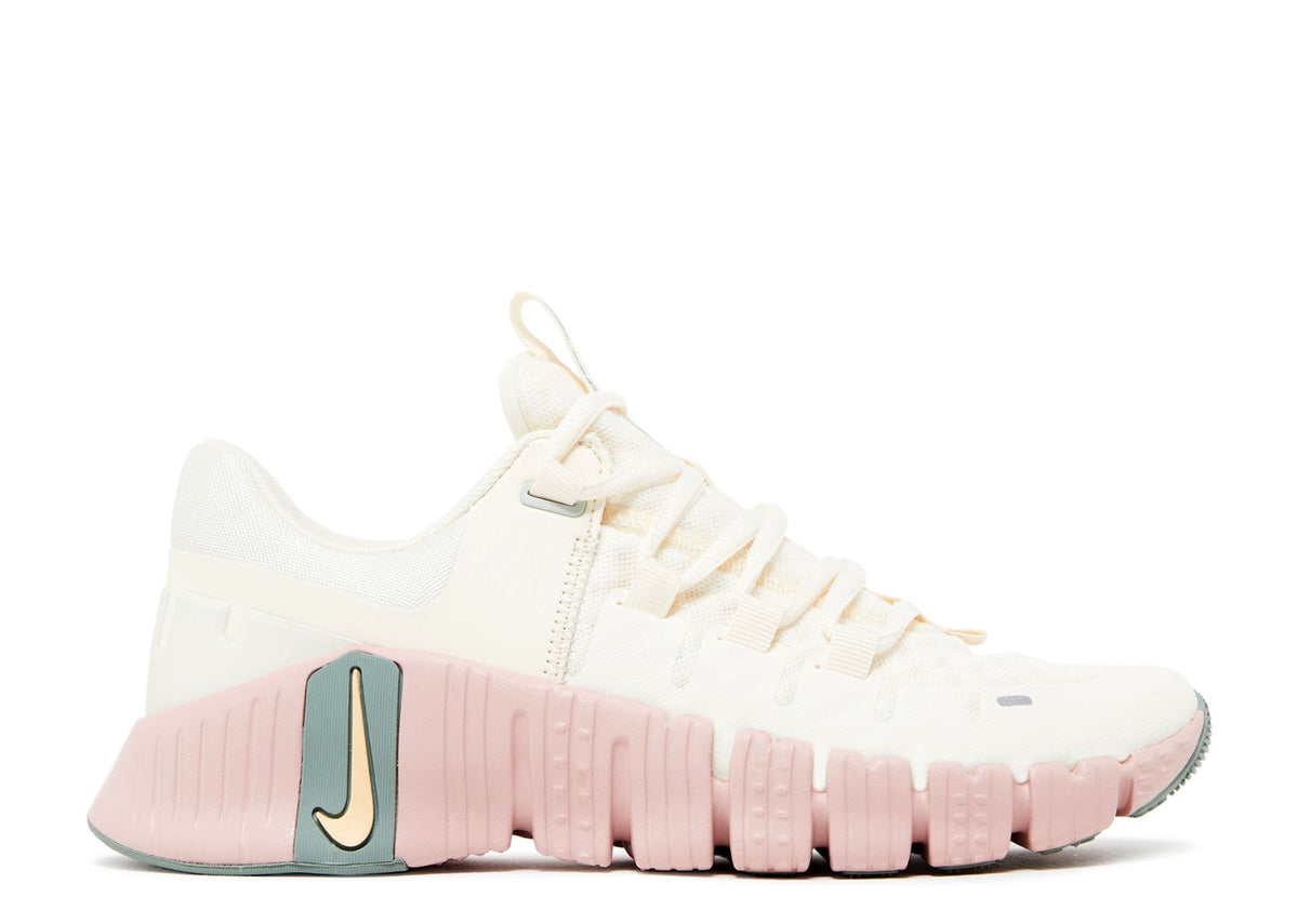 Wmns Free Metcon 5 Pale Ivory Ice Peach