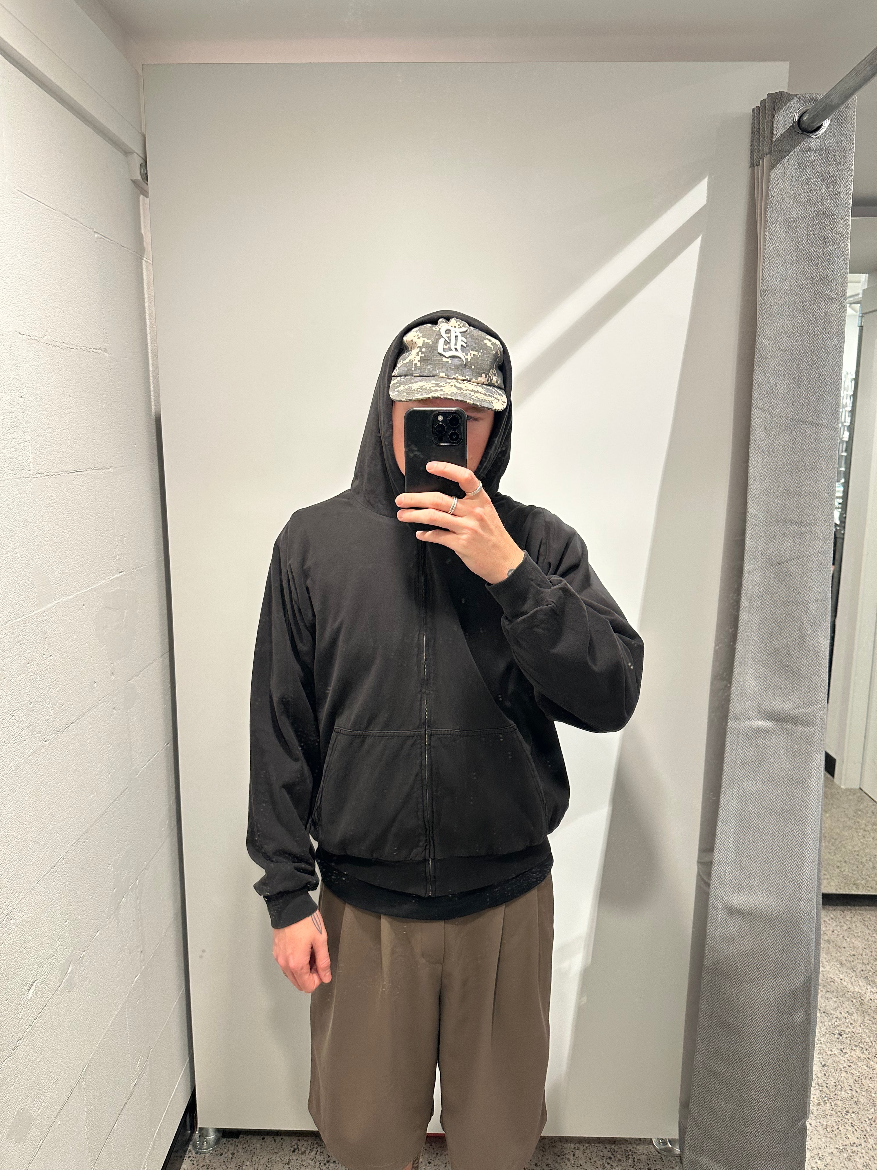 Yeezy x Gap Zip Up Exclusive Hoodie - Black (SS22) – The Good Kid Yeezy x Gap Zip Up Exclusive Hoodie - Black (SS22) – The Good Kid